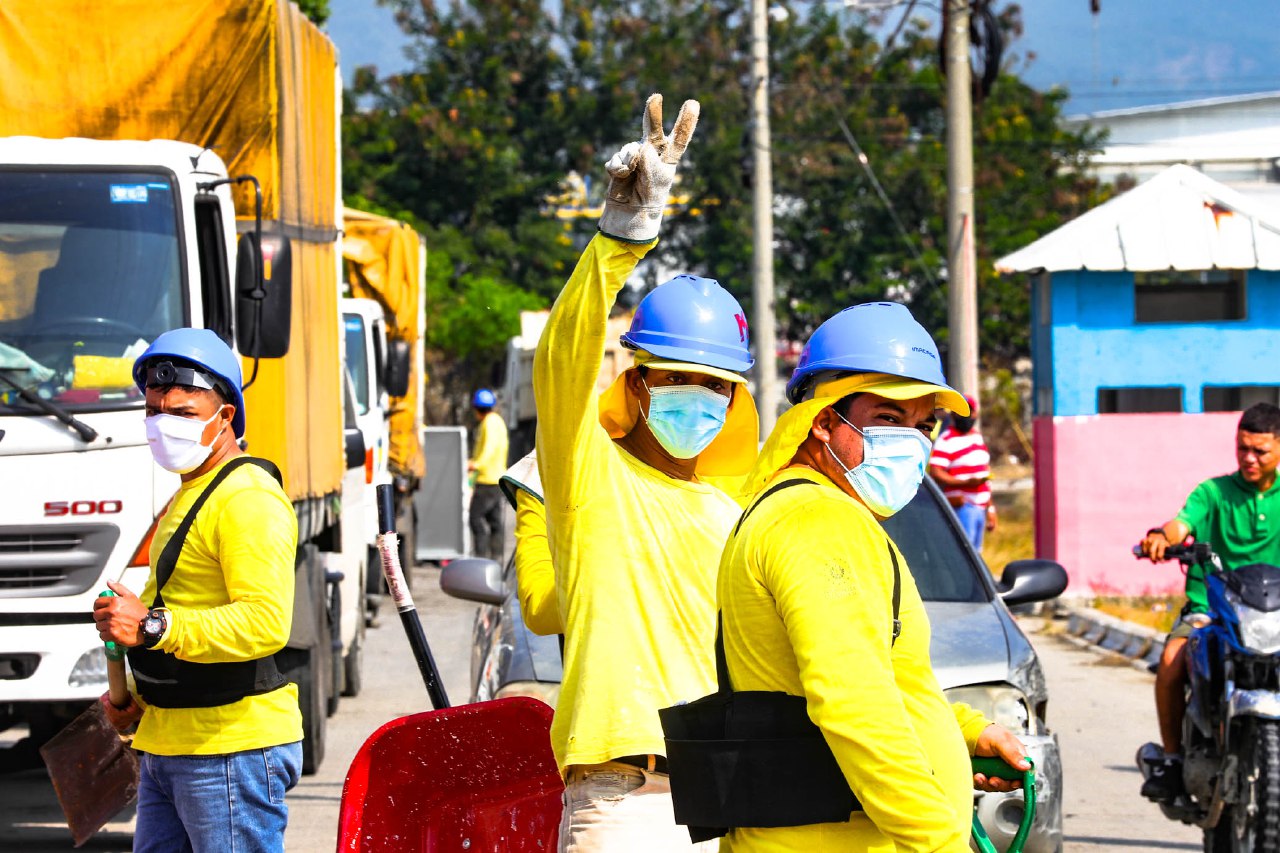 Cuadrillas de Obras Públicas siguen en Honduras apoyando en la remoción de escombros cuadrillas-de-obras-publicas-siguen-en-honduras-apoyando-en-la-remocion-de-escombros